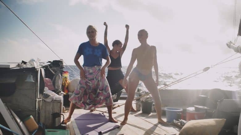 美国纪录片《风中的她们 Women & the Wind 2025》英语中英双字 无水印纯净版 1080P/MKV/1.6G 横渡北大西洋插图6 美国纪录片《风中的她们 Women & the Wind 2025》英语中英双字 无水印纯净版 1080P/MKV/1.6G 横渡北大西洋插图6
