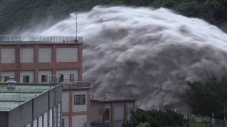 英国纪录片《极端天气：幸存者 WeatherTerror 2015》第一季全6集 英语中英双字 1080P/MP4/4.75G 极端天气插图1
