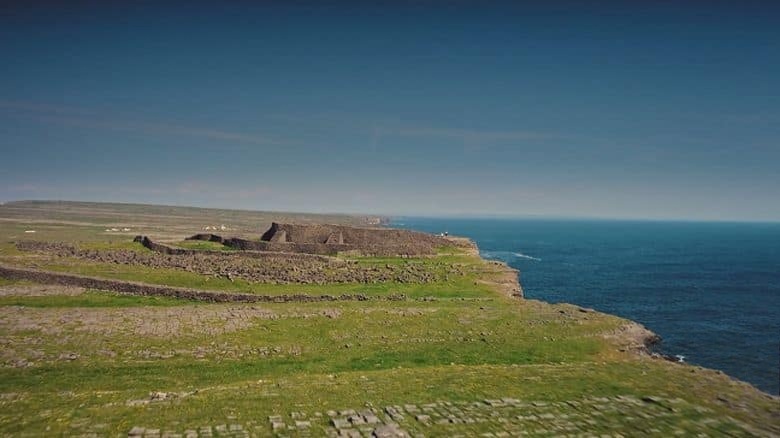 美国纪录片《爱尔兰 Ireland 2022》英语中英双字 无水印纯净版 1080P/MKV/735M 音乐与文化的旅程插图5 美国纪录片《爱尔兰 Ireland 2022》英语中英双字 无水印纯净版 1080P/MKV/735M 音乐与文化的旅程插图5