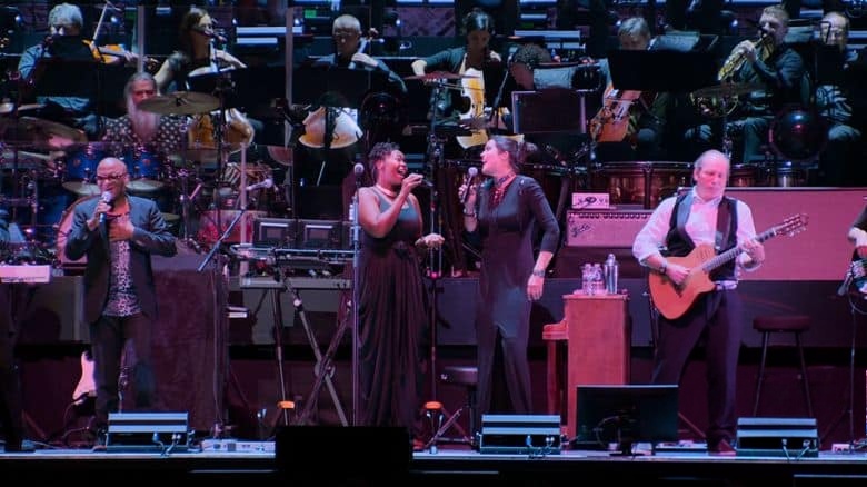英国纪录片《汉斯·季默：布拉格现场 Hans Zimmer: Live in Prague 2017》英语中英双字 无水印纯净版 1080P/MKV/11G 汉斯季默巡回音乐会插图4