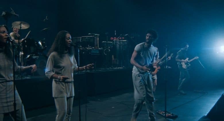 美国纪录片《别假正经 Stop Making Sense 1984》英语无字 无水印纯净版 4K超清/2160P/MKV/20.5G 现场摇滚插图5 美国纪录片《别假正经 Stop Making Sense 1984》英语无字 无水印纯净版 4K超清/2160P/MKV/20.5G 现场摇滚插图5