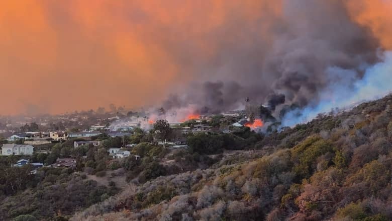 美国纪录片《洛杉矶山火:地狱深处 LA Firestorm – Inside the Inferno 2026》英语中英双字 无水印纯净版 1080P/MKV/2.85G 洛杉矶山火插图8 美国纪录片《洛杉矶山火:地狱深处 LA Firestorm – Inside the Inferno 2026》英语中英双字 无水印纯净版 1080P/MKV/2.85G 洛杉矶山火插图8
