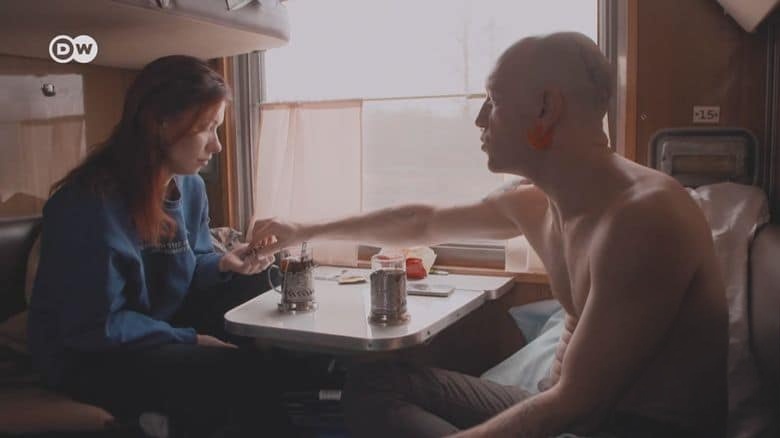 美国纪录片《俄罗斯的爱情与性 Love and Sex in Russia 2021》英语无字 无水印纯净版 720P/MKV/2.18G 现代俄罗斯家庭爱情观插图4 美国纪录片《俄罗斯的爱情与性 Love and Sex in Russia 2021》英语无字 无水印纯净版 720P/MKV/2.18G 现代俄罗斯家庭爱情观插图4