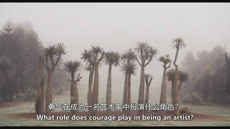 澳大利亚纪录片《戴尔·弗兰克：众生皆苦 Dale Frank: Nobody’s Sweetie 2024》英语中英双字 无水印纯净版 勤勉的艺术家插图6