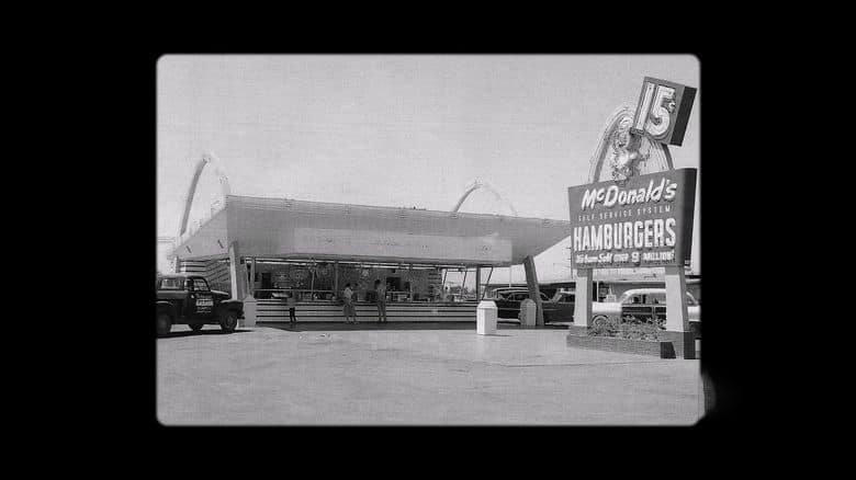 澳大利亚纪录片《人生切片：旧必胜客里的美国梦 Slice of Life: The American Dream. In Former Pizza Huts.2024》英语无字 无水印纯净版 必胜客与美国梦插图4